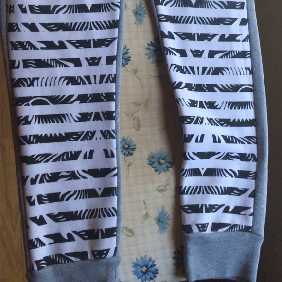 TRILLNATION: Graphic Printed Joggers - Picture 3 of 4
